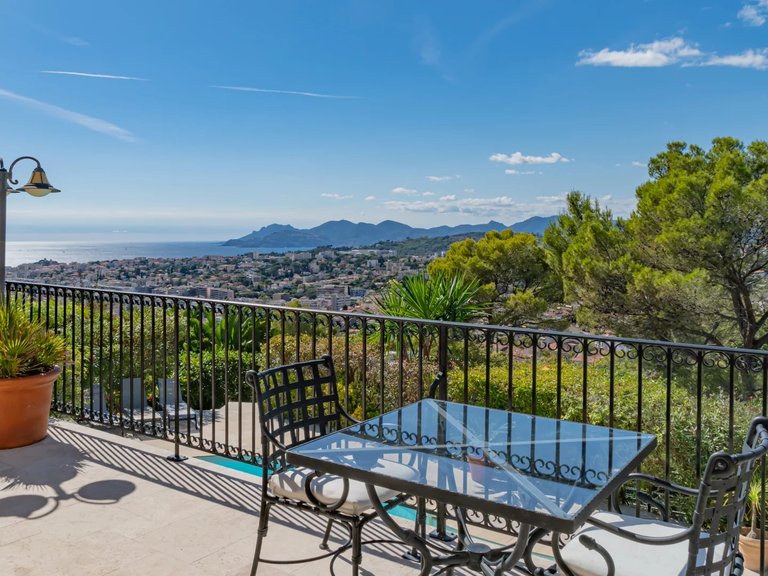 Villa for Sale in Le Cannet, Cannes Area 2