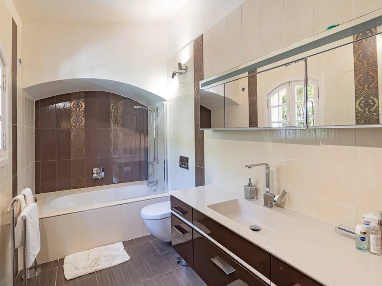 Villa for Sale in Le Cannet, Cannes Area 12