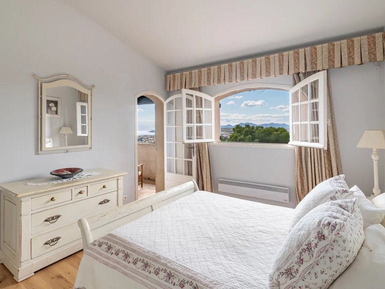 Villa for Sale in Le Cannet, Cannes Area 15