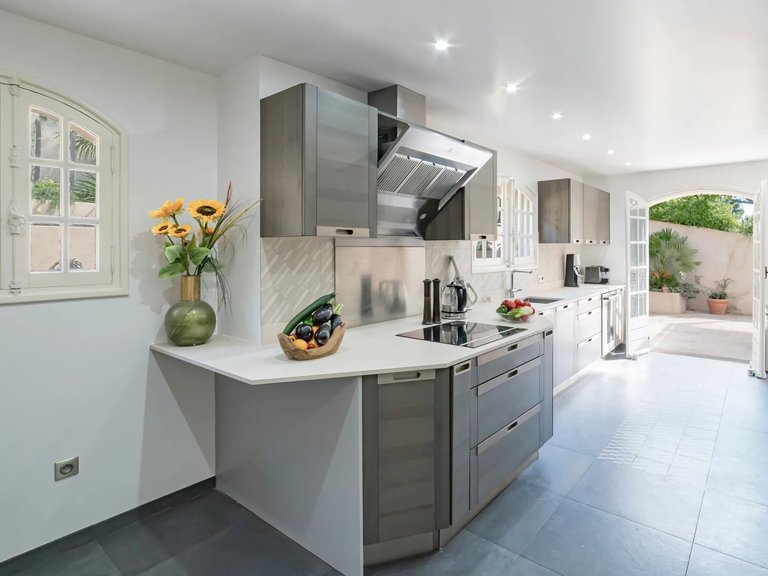 Villa for Sale in Le Cannet, Cannes Area 9