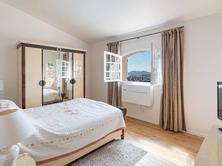 Villa for Sale in Le Cannet, Cannes Area 10