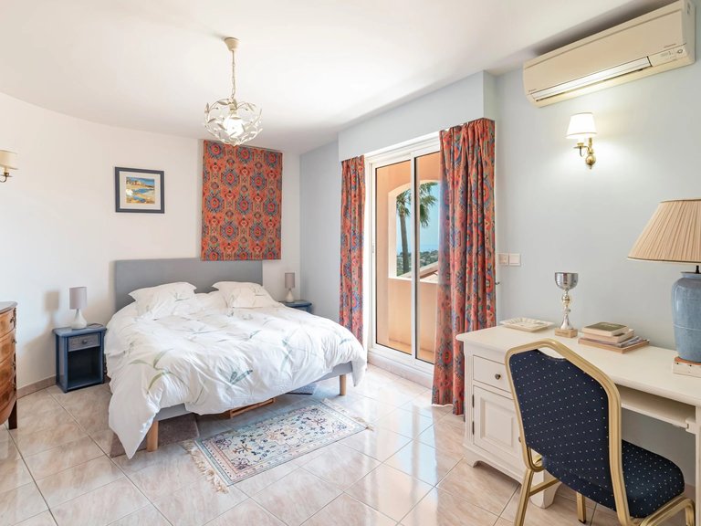 Villa for Sale in Cannes, Cannes Area 14