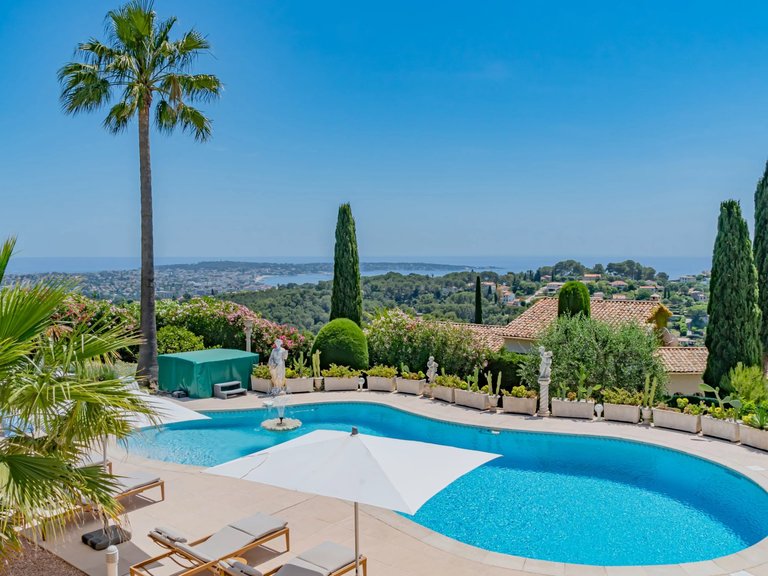 Villa for Sale in Cannes, Cannes Area 4