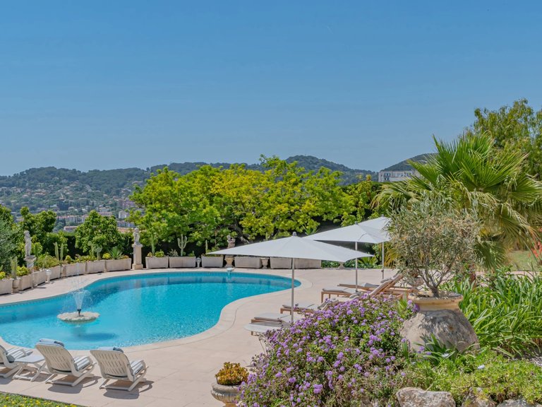 Villa for Sale in Cannes, Cannes Area 6