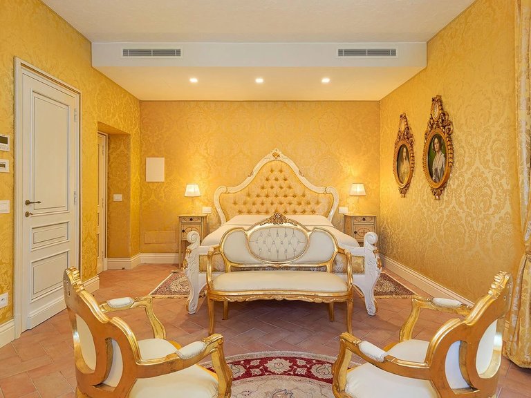 Villa for Sale in Cannes, Cannes Area 19