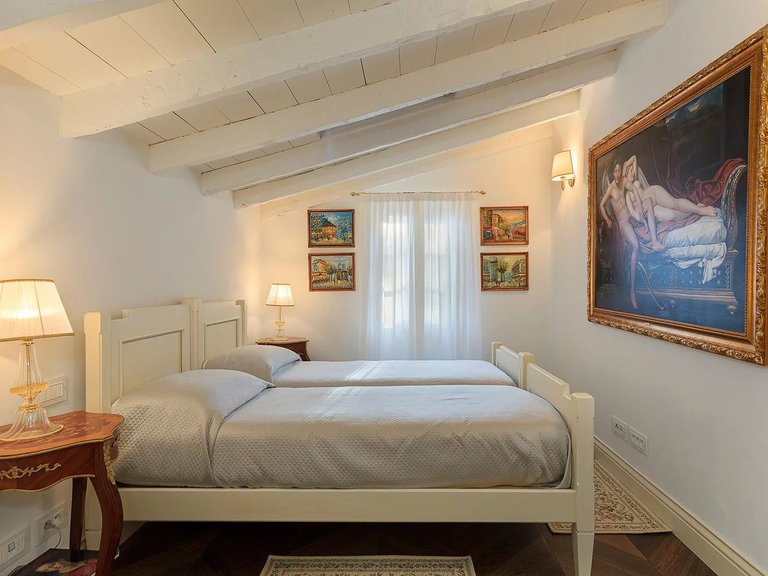 Villa for Sale in Cannes, Cannes Area 20