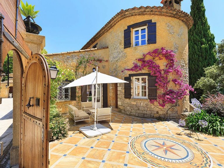 Villa for Sale in Cannes, Cannes Area 4
