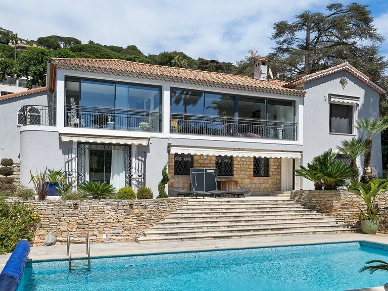 Villa for Sale in Cannes, Cannes Area 1