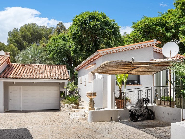 Villa for Sale in Cannes, Cannes Area 11