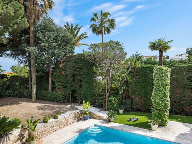 Villa for Sale in Cannes, Cannes Area 4