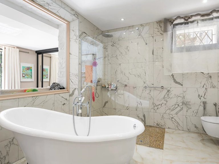 Villa for Sale in Cannes, Cannes Area 9