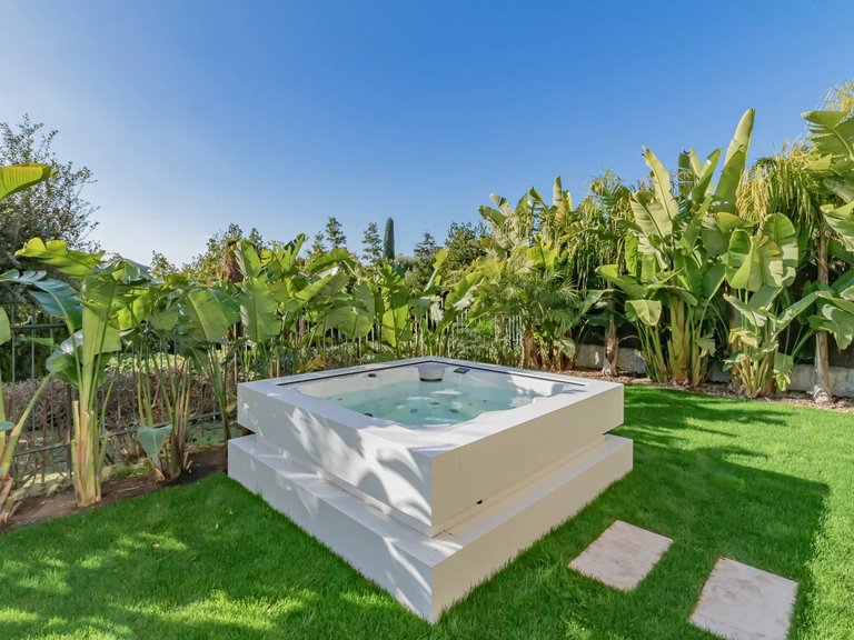 Villa for Sale in Cannes, Cannes Area 5