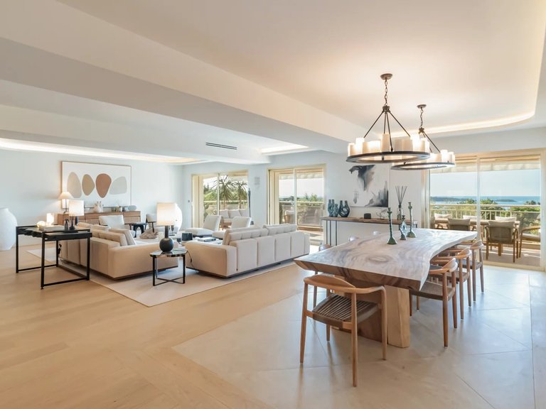 Villa for Sale in Cannes, Cannes Area 9