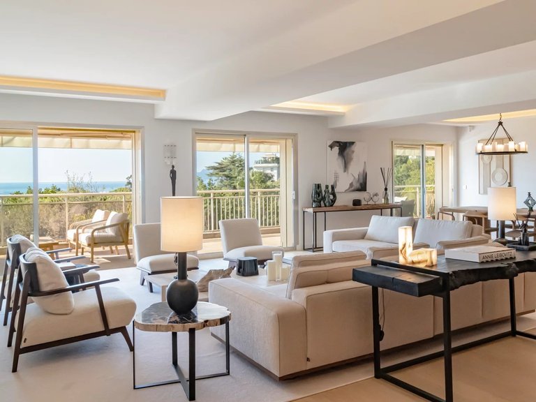 Villa for Sale in Cannes, Cannes Area 10