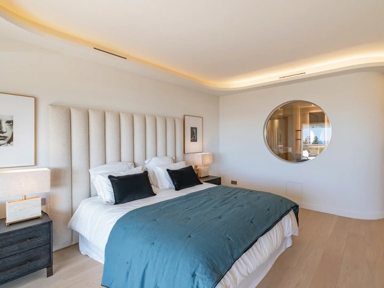 Villa for Sale in Cannes, Cannes Area 13