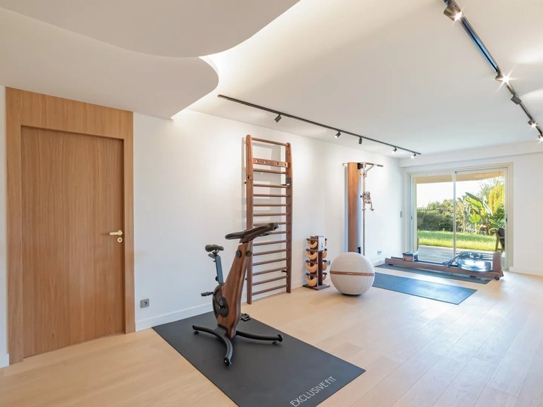 Villa for Sale in Cannes, Cannes Area 15