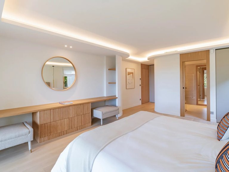 Villa for Sale in Cannes, Cannes Area 16