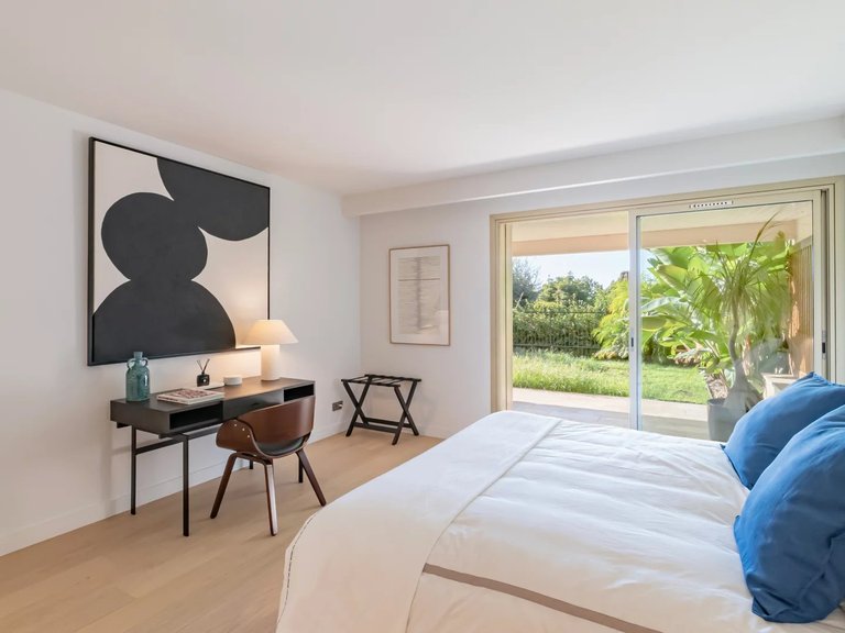 Villa for Sale in Cannes, Cannes Area 18