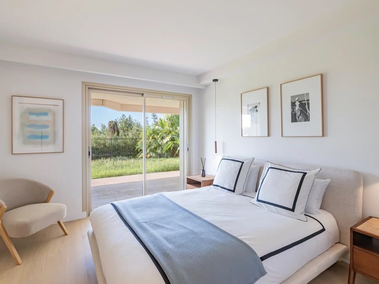 Villa for Sale in Cannes, Cannes Area 20