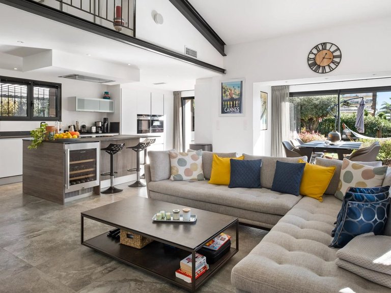 Villa for Sale in Cannes, Cannes Area 5