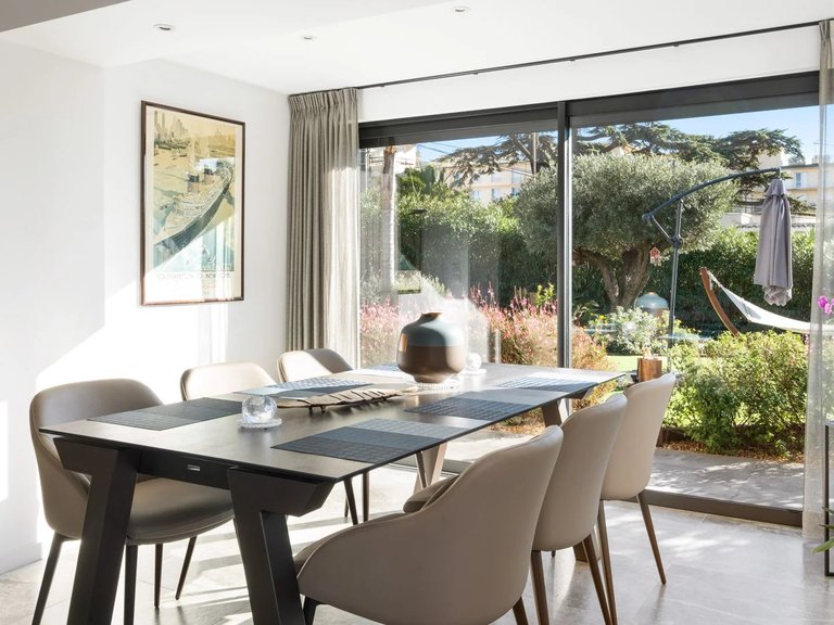 Villa for Sale in Cannes, Cannes Area 8