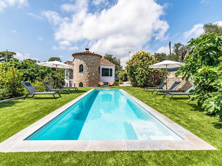 Villa for Sale in Cannes, Cannes Area 1