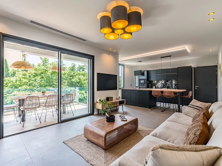 Villa for Sale in Cannes, Cannes Area 7