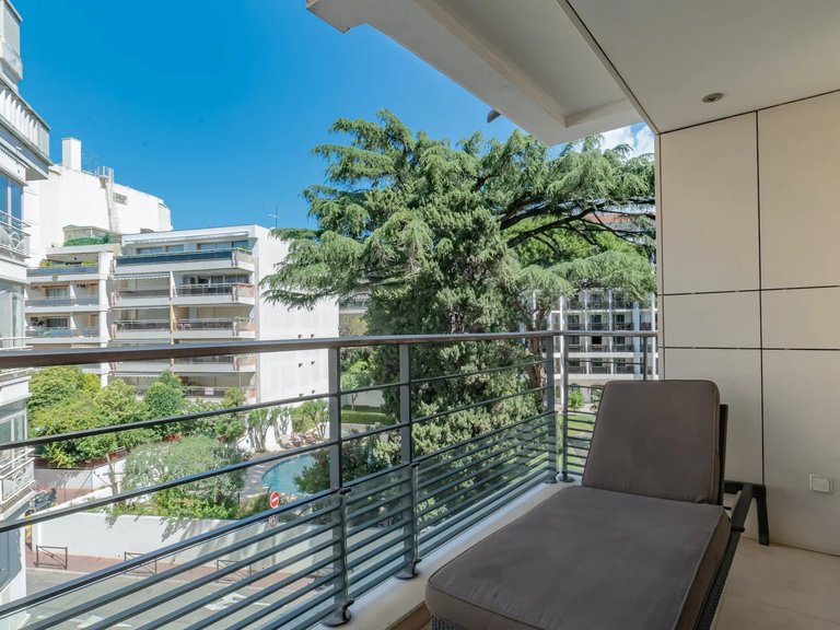 Apartment for Sale in Cannes, Cannes Area 11
