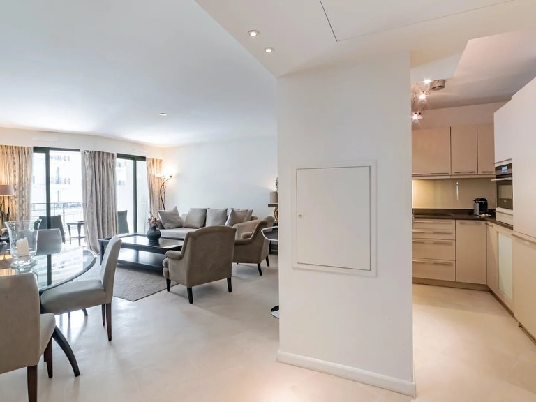 Apartment for Sale in Cannes, Cannes Area 4