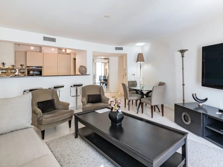 Apartment for Sale in Cannes, Cannes Area 6