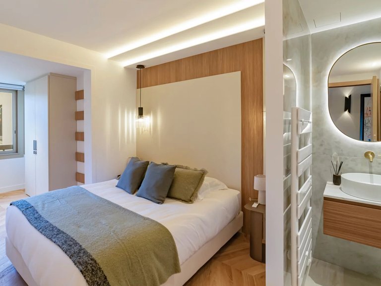 Apartment for Sale in Cannes, Cannes Area 12
