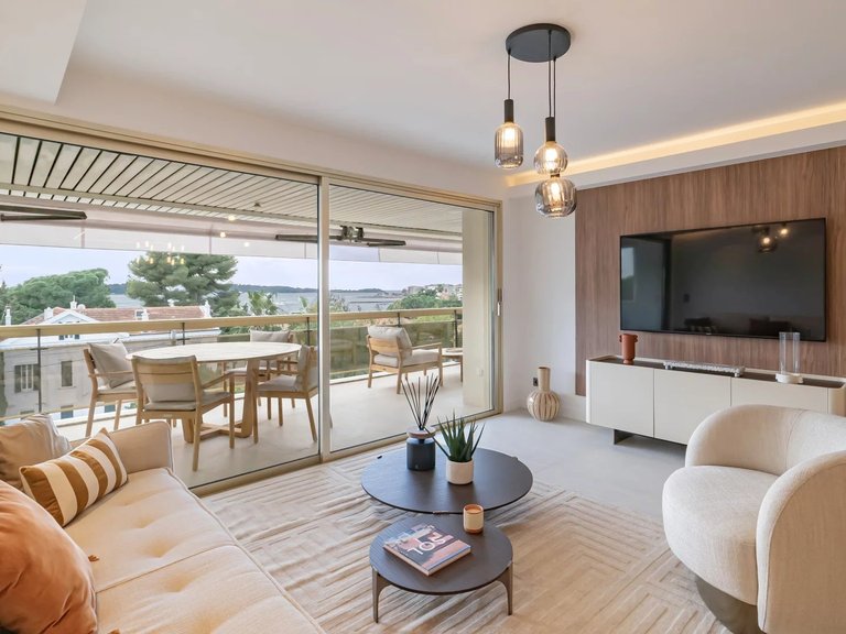 Apartment for Sale in Cannes, Cannes Area 4