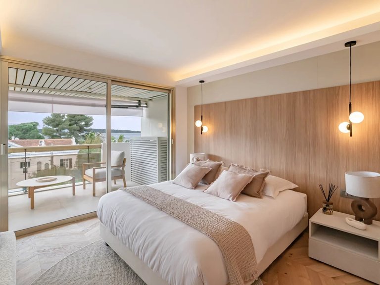 Apartment for Sale in Cannes, Cannes Area 8