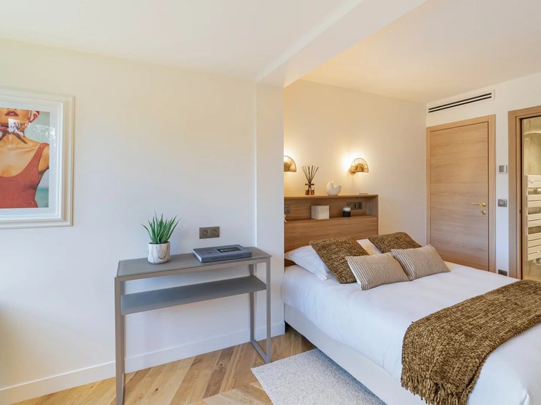 Apartment for Sale in Cannes, Cannes Area 10