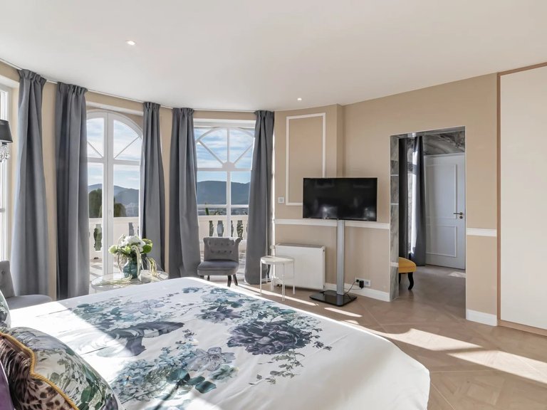 Villa for Sale in Mandelieu La Napoule, Cannes Area 13