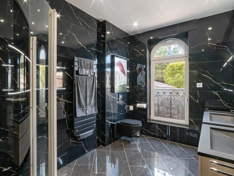 Villa for Sale in Mandelieu La Napoule, Cannes Area 19