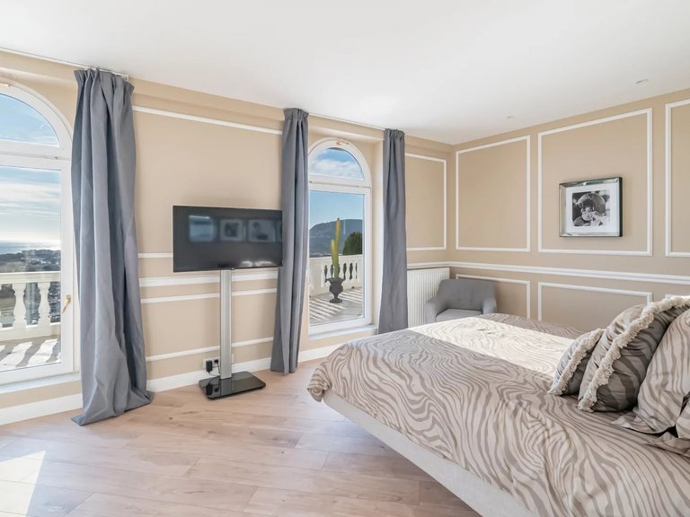 Villa for Sale in Mandelieu La Napoule, Cannes Area 20