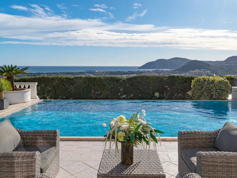 Villa for Sale in Mandelieu La Napoule, Cannes Area 6