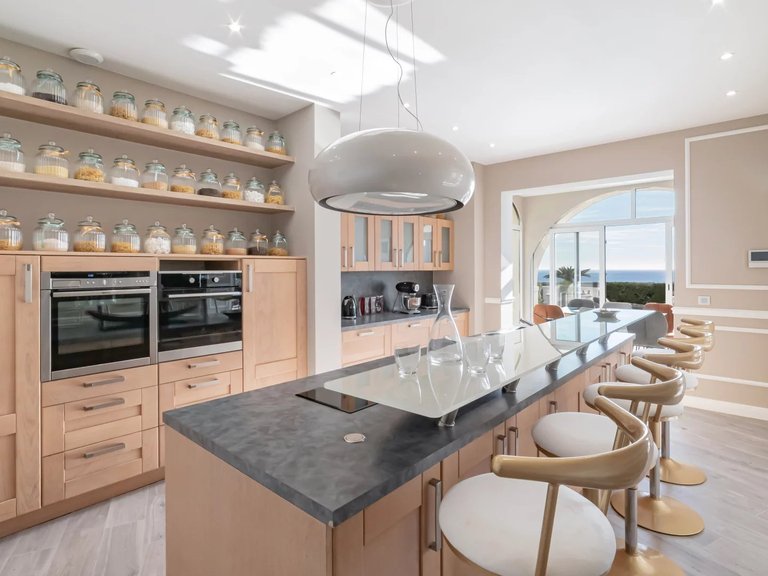 Villa for Sale in Mandelieu La Napoule, Cannes Area 9