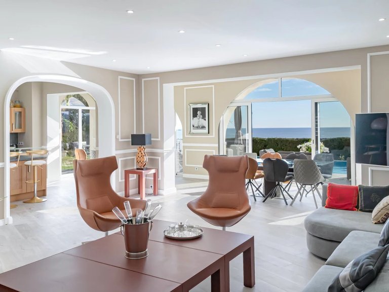 Villa for Sale in Mandelieu La Napoule, Cannes Area 10