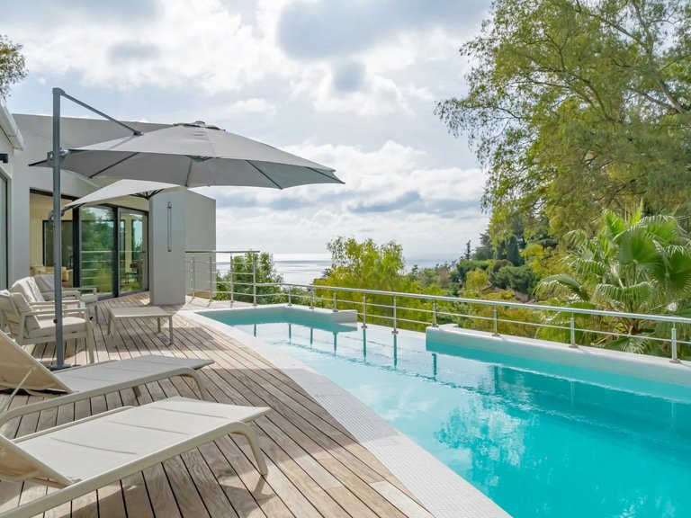 Villa for Sale in Cannes, Cannes Area 1