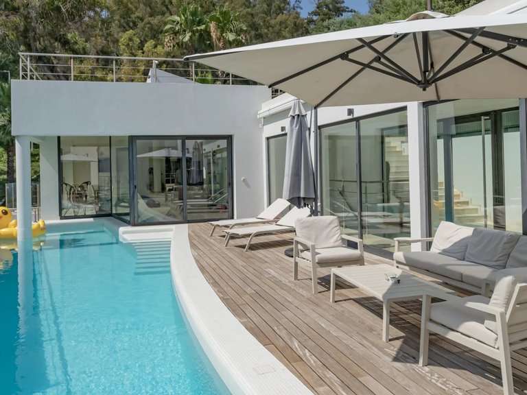 Villa for Sale in Cannes, Cannes Area 2