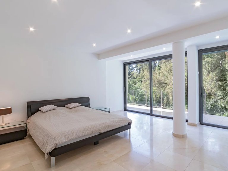 Villa for Sale in Cannes, Cannes Area 20