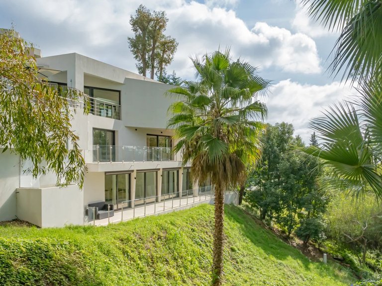 Villa for Sale in Cannes, Cannes Area 10