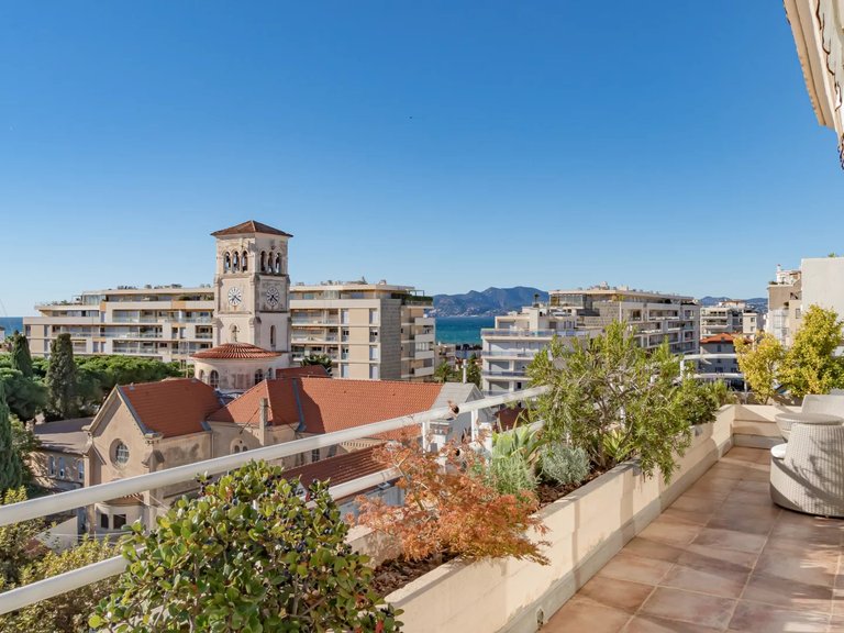 Apartment for Sale in Cannes, Cannes Area 2
