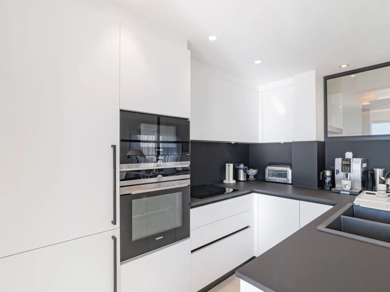 Apartment for Sale in Cannes, Cannes Area 8