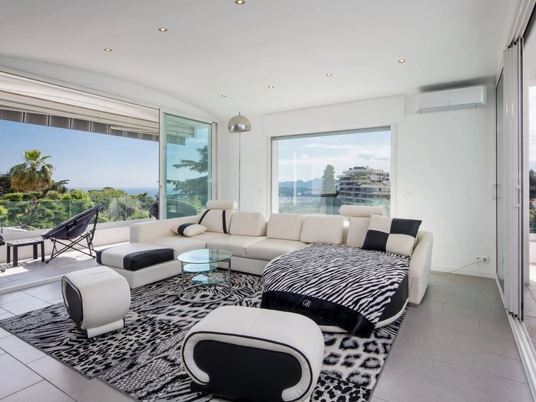 Villa for Sale in Le Cannet, Cannes Area 3