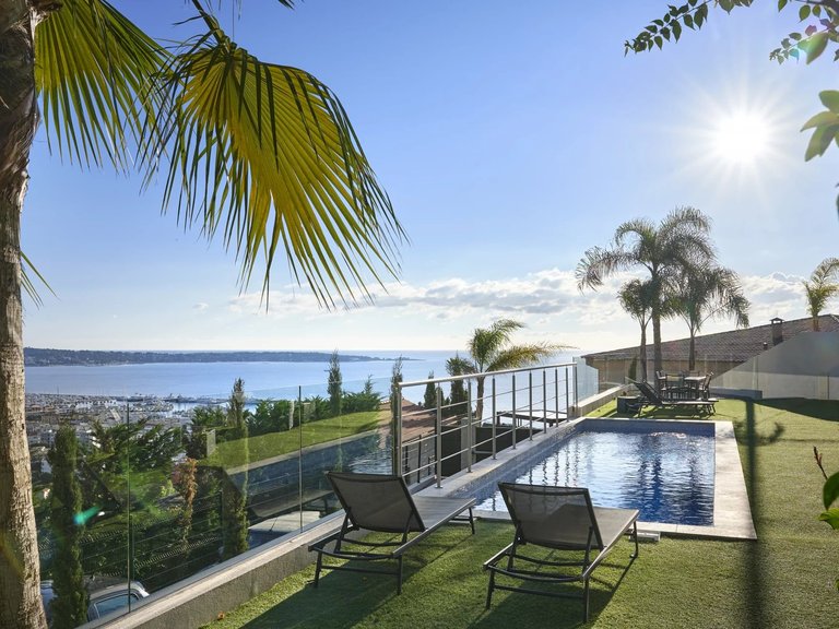 Villa for Sale in Cannes, Cannes Area 1