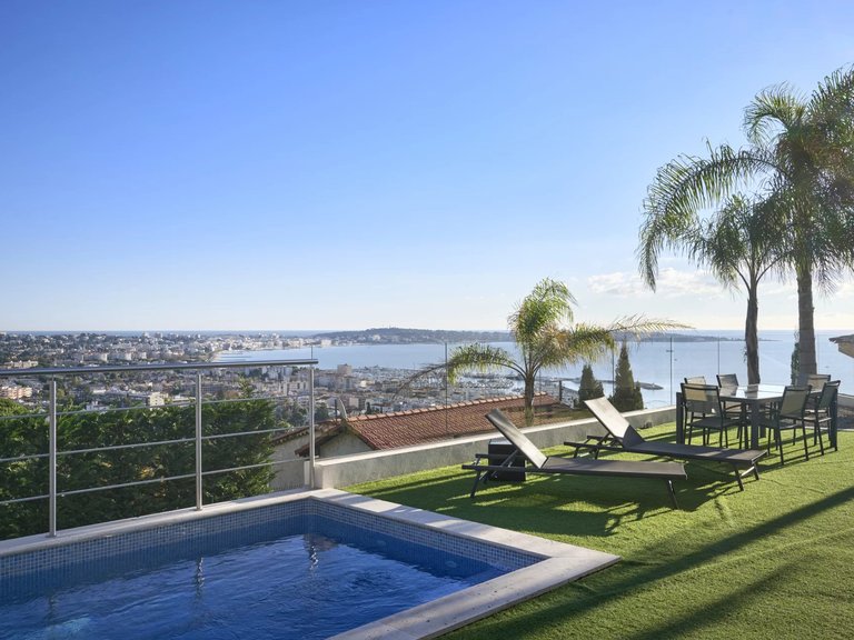 Villa for Sale in Cannes, Cannes Area 2