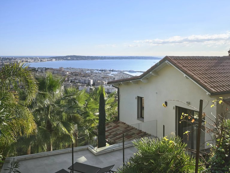 Villa for Sale in Cannes, Cannes Area 3